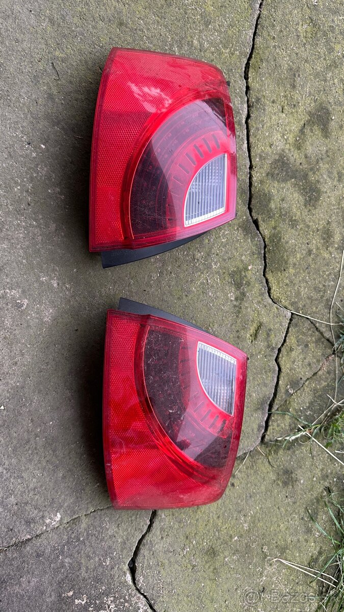 Zadné svetla seat exeo st