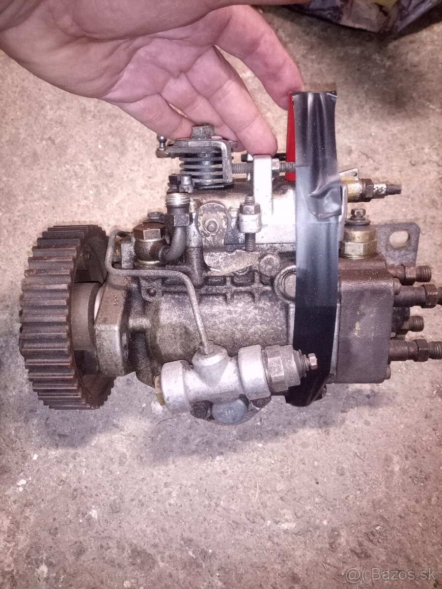 Opel KADETT 1,7 D vstrekovacie čerpadlo