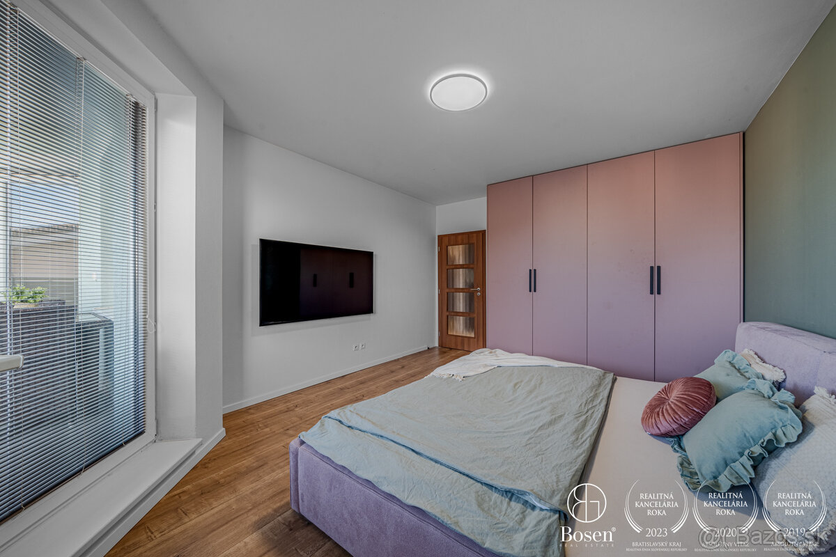 BOSEN | 2 izbový byt s balkónom a garáž. miestom v Rovinke