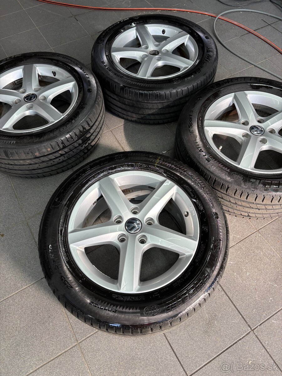 VW Touareg sada R18 leto originál