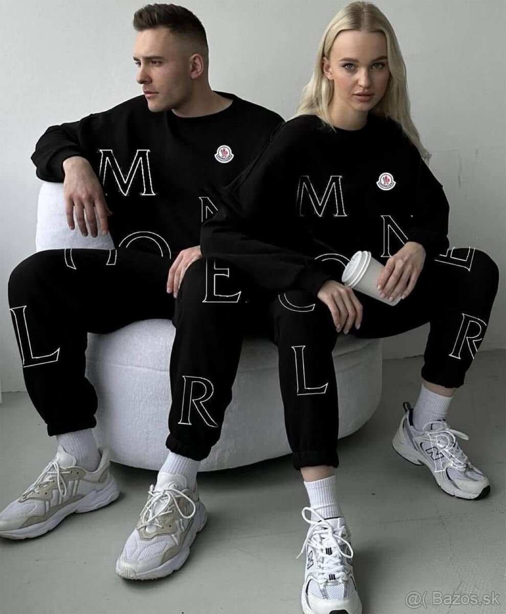 Čierne súpravy Moncler muž a žena