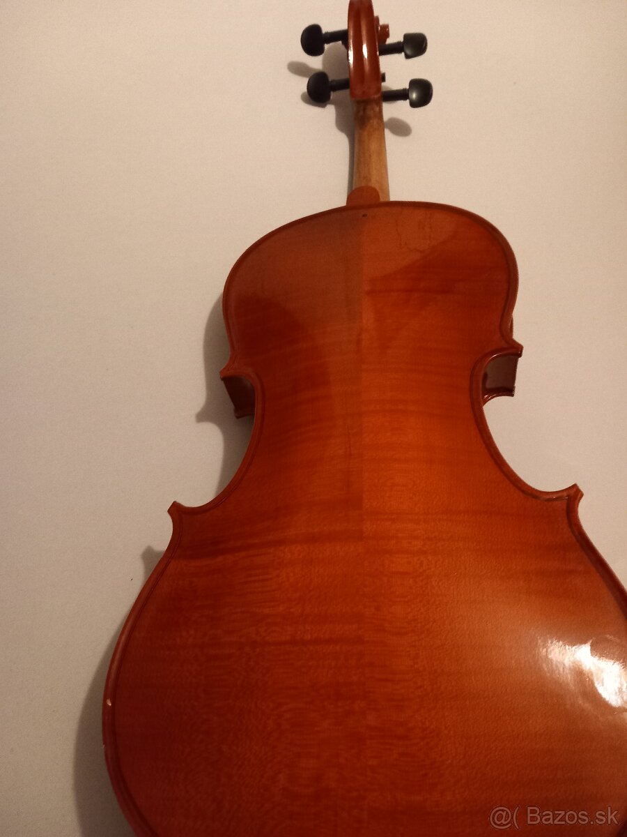 Ponúkam na predaj skvelú violu s komplet výbavou