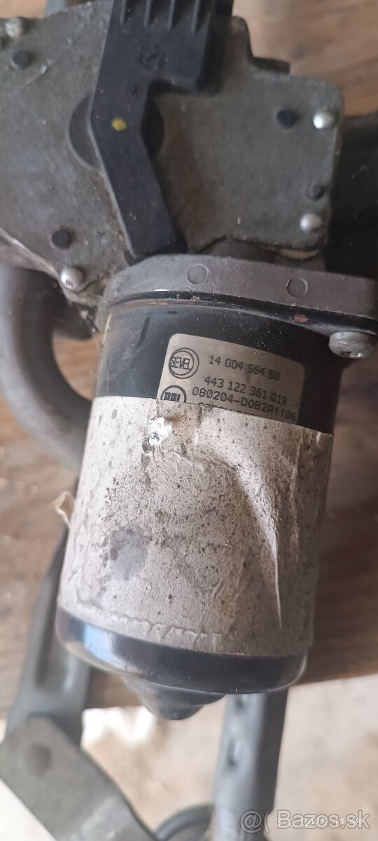 Scudo motorček na stierace