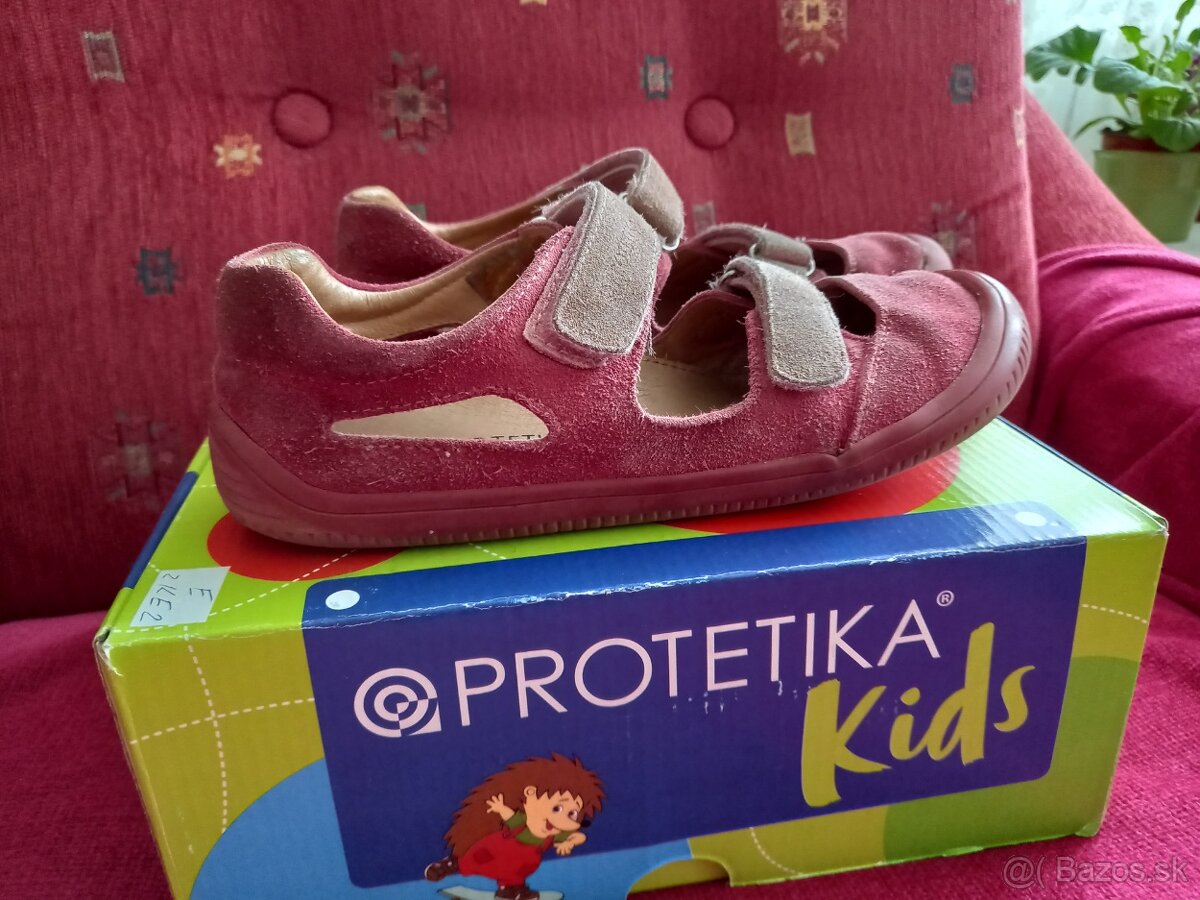 Dievčenské topánky - sandálky č. 35 Protetika