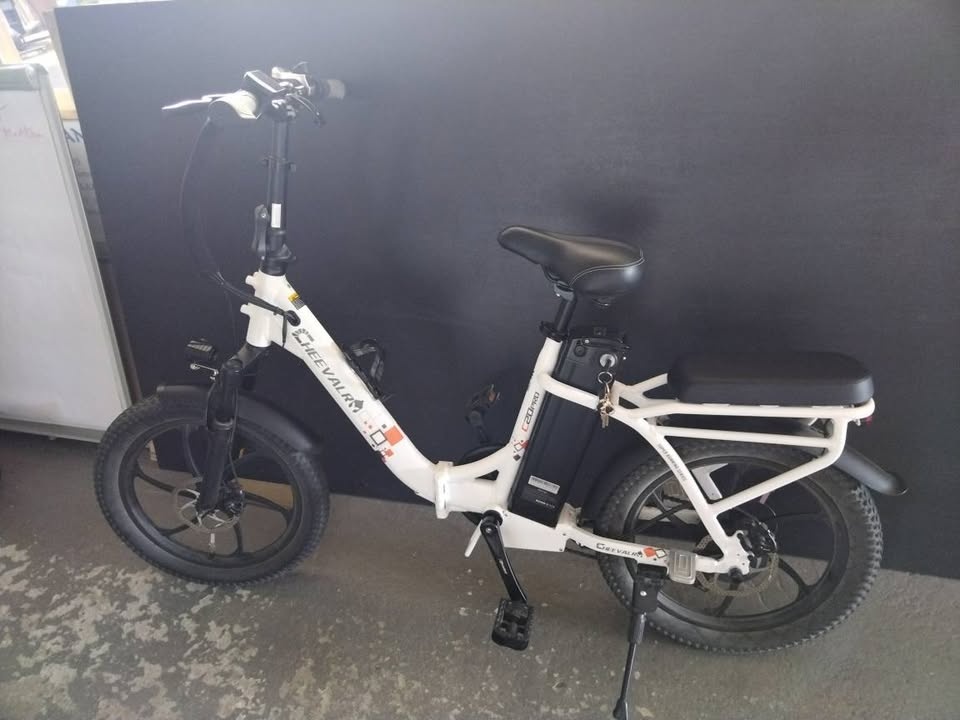 Skladací elektrobicykel