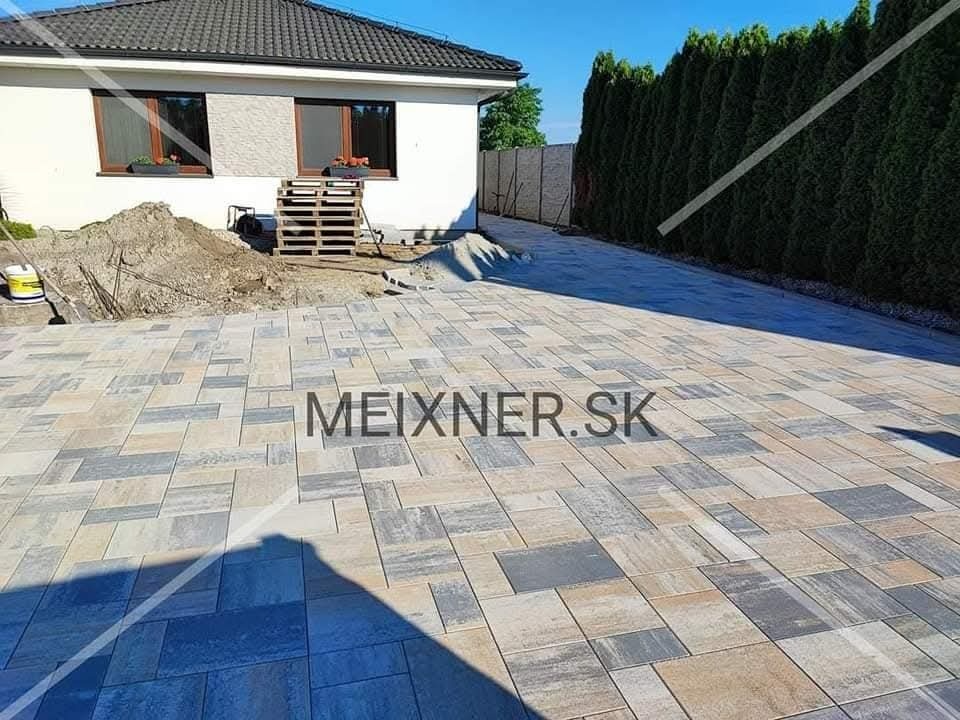 Pokládka zámkovej dlažby