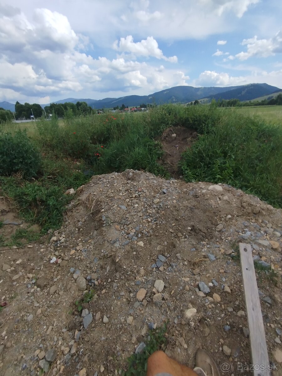 Darujem zeminu