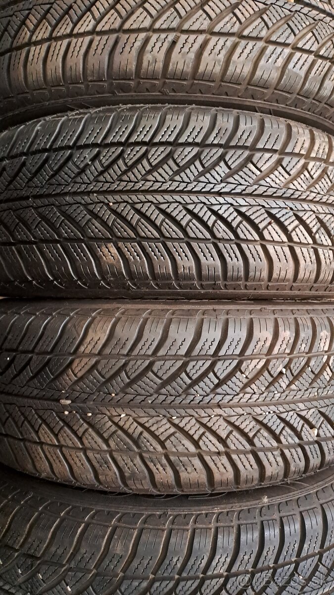Predám zimný set 16"'5x114.3+205/60r16 Mazda