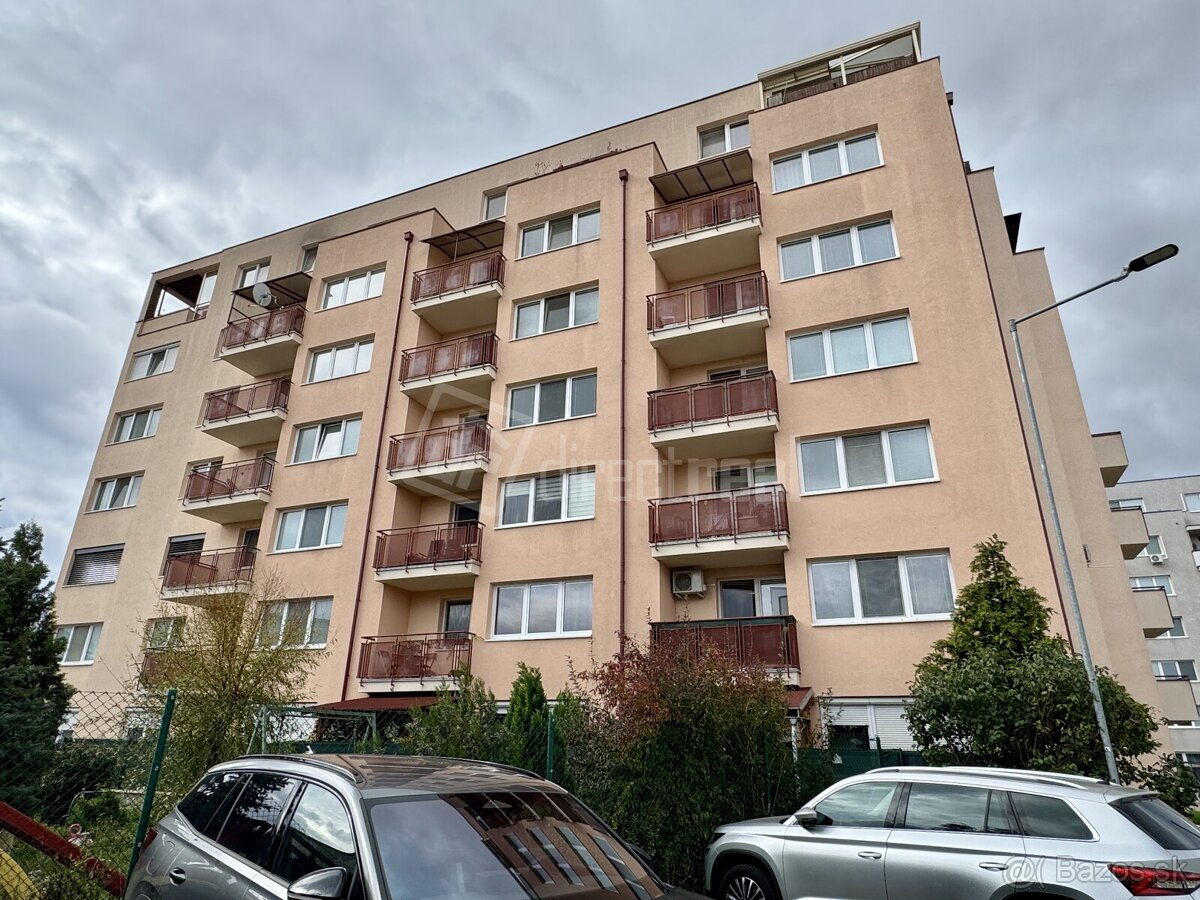 Štýlový, zariadený 2-izb byt s teraskou a parkovacím…