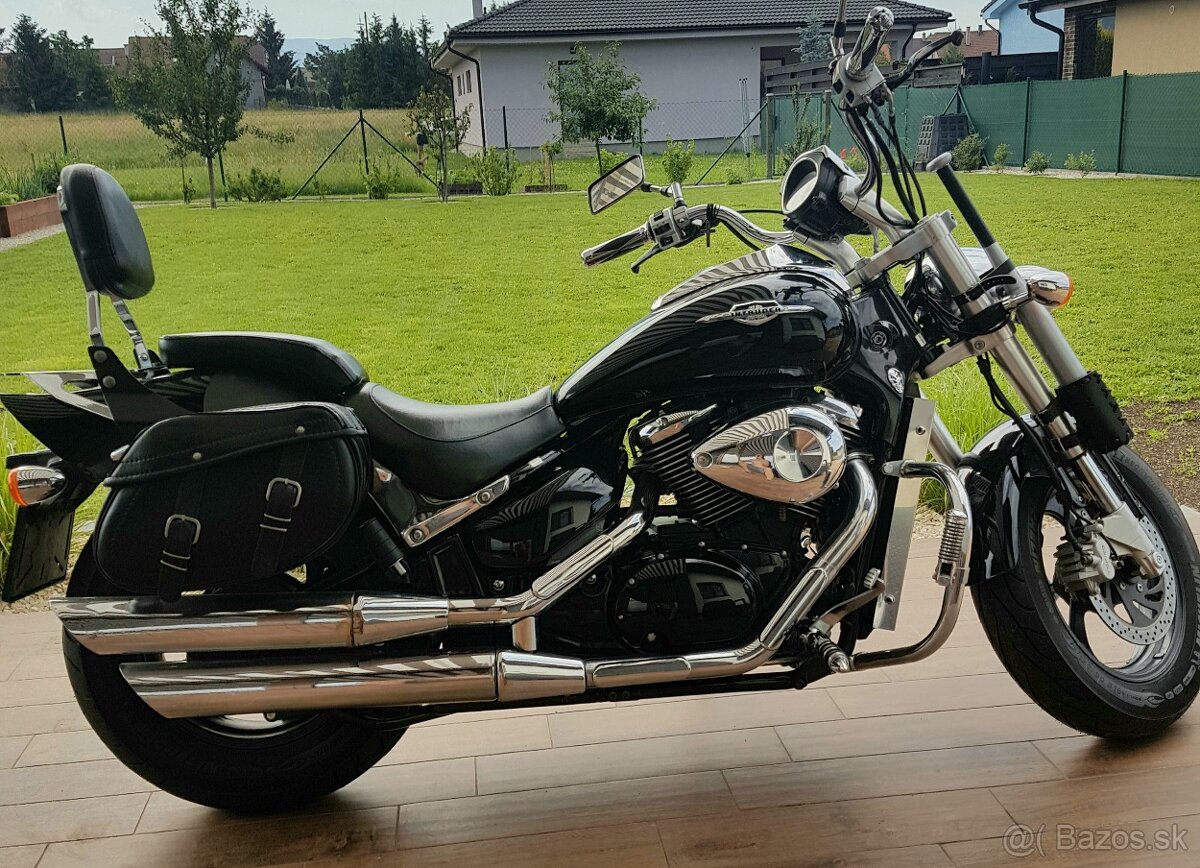 Suzuki intruder