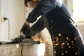 Hľadáme ZÁMOČNÍKOV