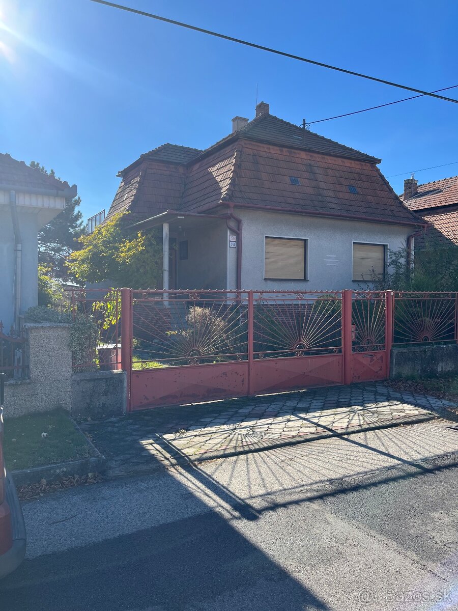 Predám rodinný dom v obci Banov