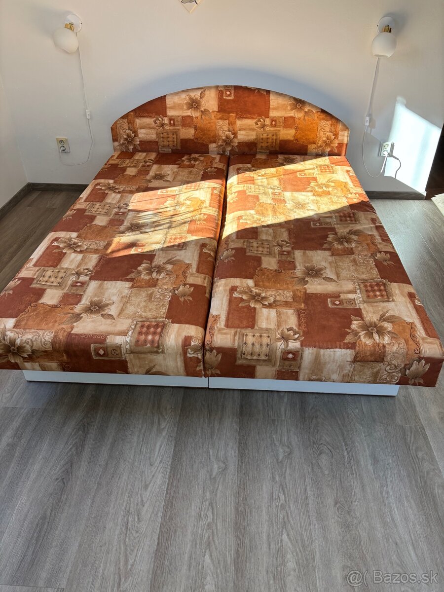 Manželská posteľ 16x200