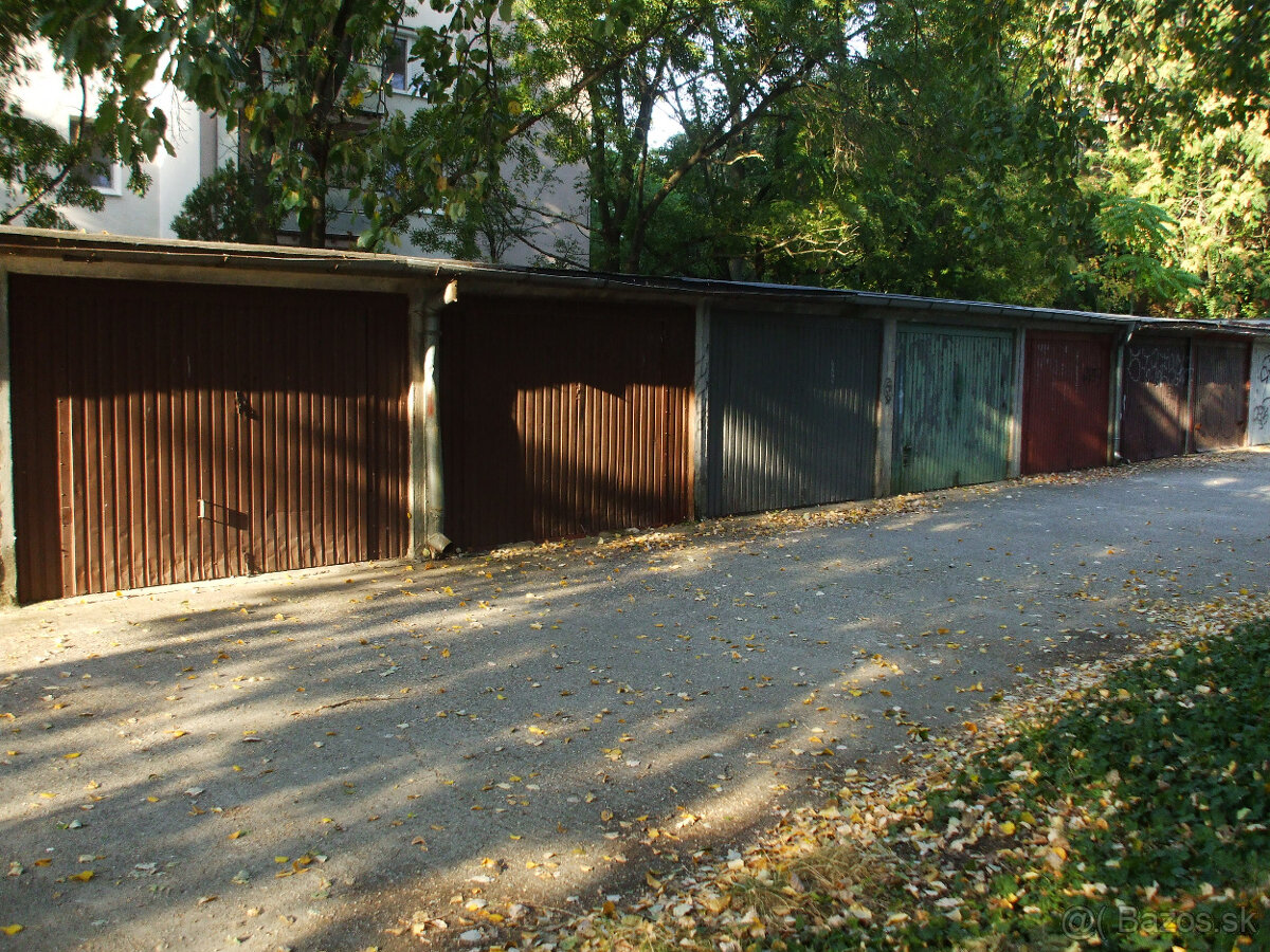 Prenájom garáže v Šamorine / MESTSKY MAJER /