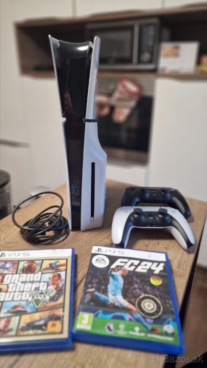 Playstation 5 slim disk verzia + 2 ovládače