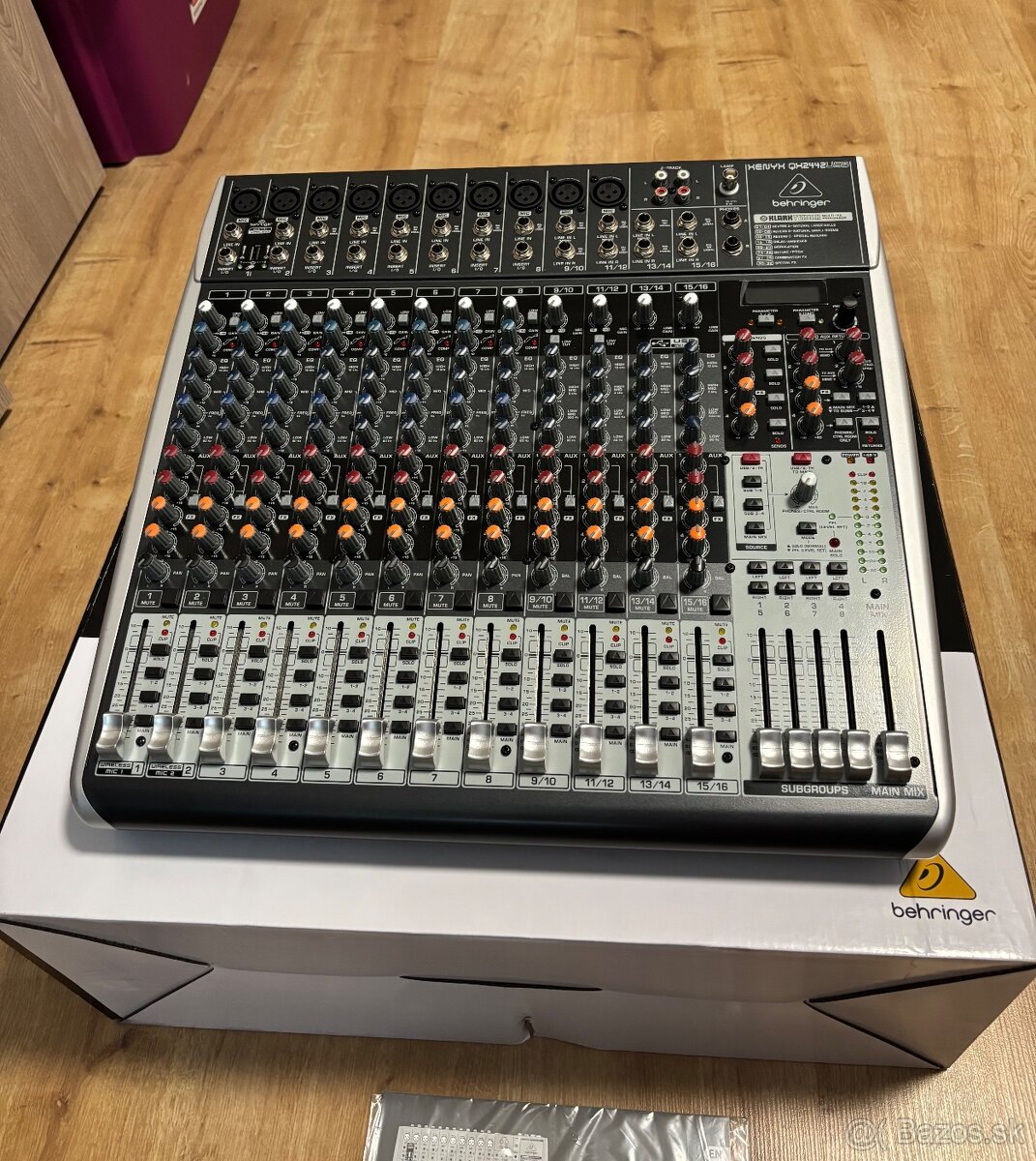 Behringer XENYX QX2442 USB Analógový mixpult