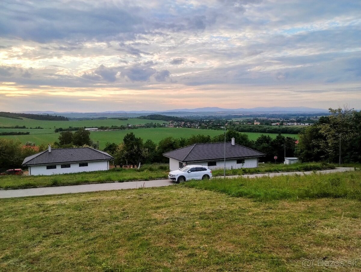 Predám pozemok Podhorany pri Nitre 762m2