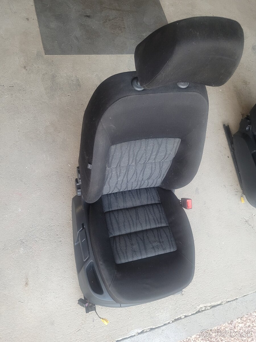 Škoda Octavia II sedačky