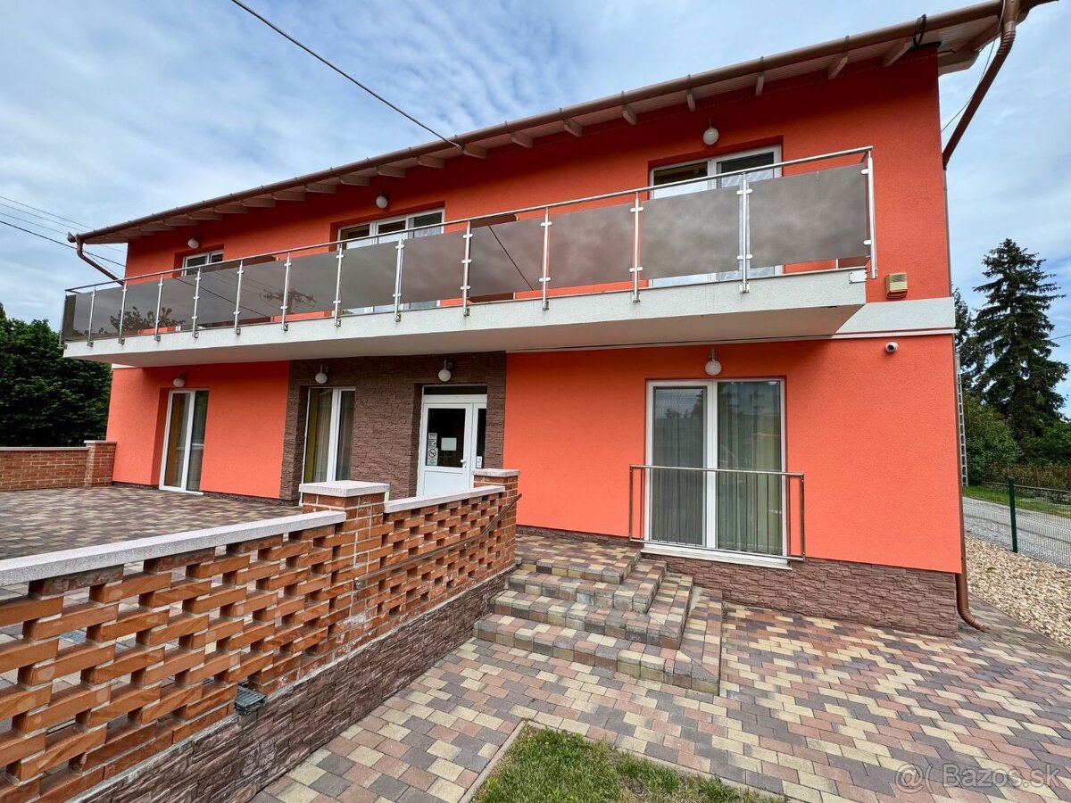 MAĎARSKO - MEZŐKÖVESD PENZIÓN S 11 APARTMÁNMI, TERASA, ALTÁ