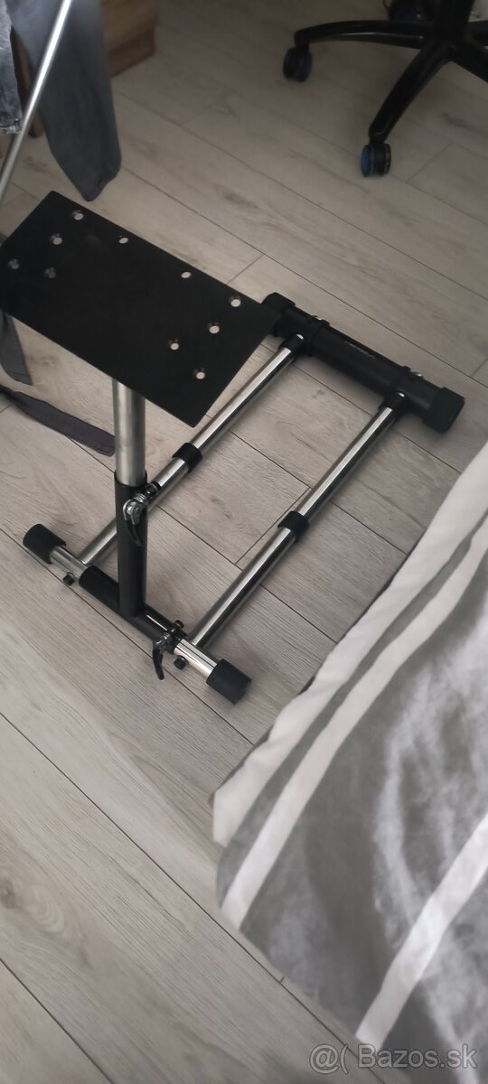 Wheel stand pro - Držiak na volant a pedále