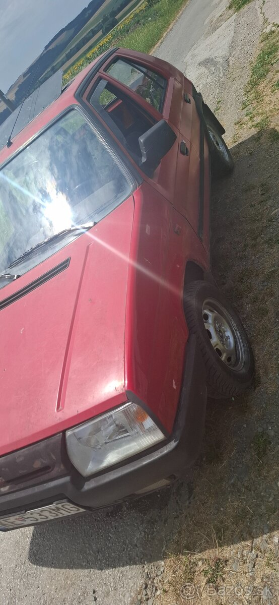 Predám Škoda favorit 135