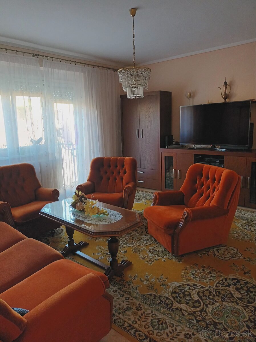 Prenájom 3 - izbového  bytu  Močenok