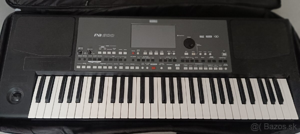 KORG PA600