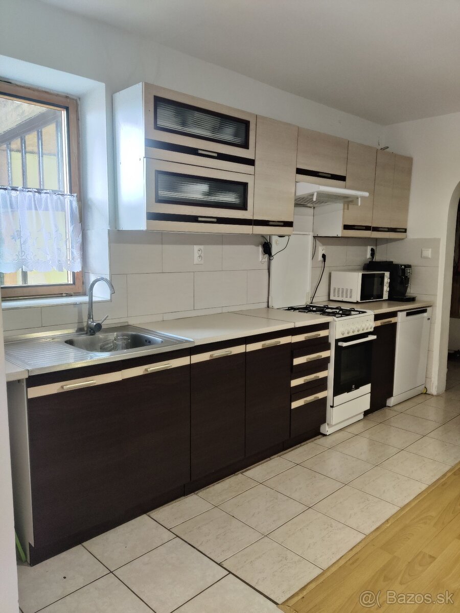 🏡 Na predaj: väčší poschodový rodinný dom – Spišské Vlachy