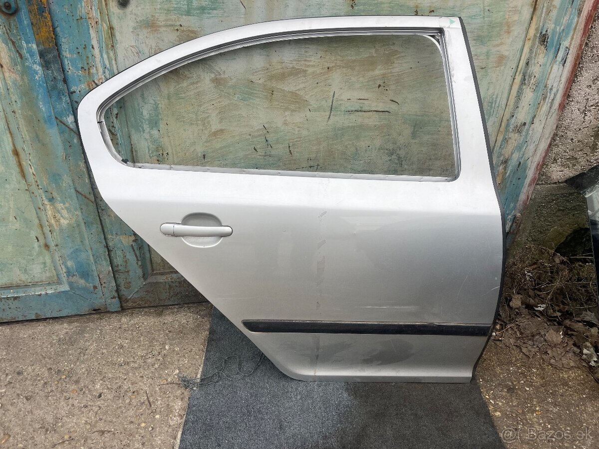 Skoda Octavia 2 sedan zadne dvere