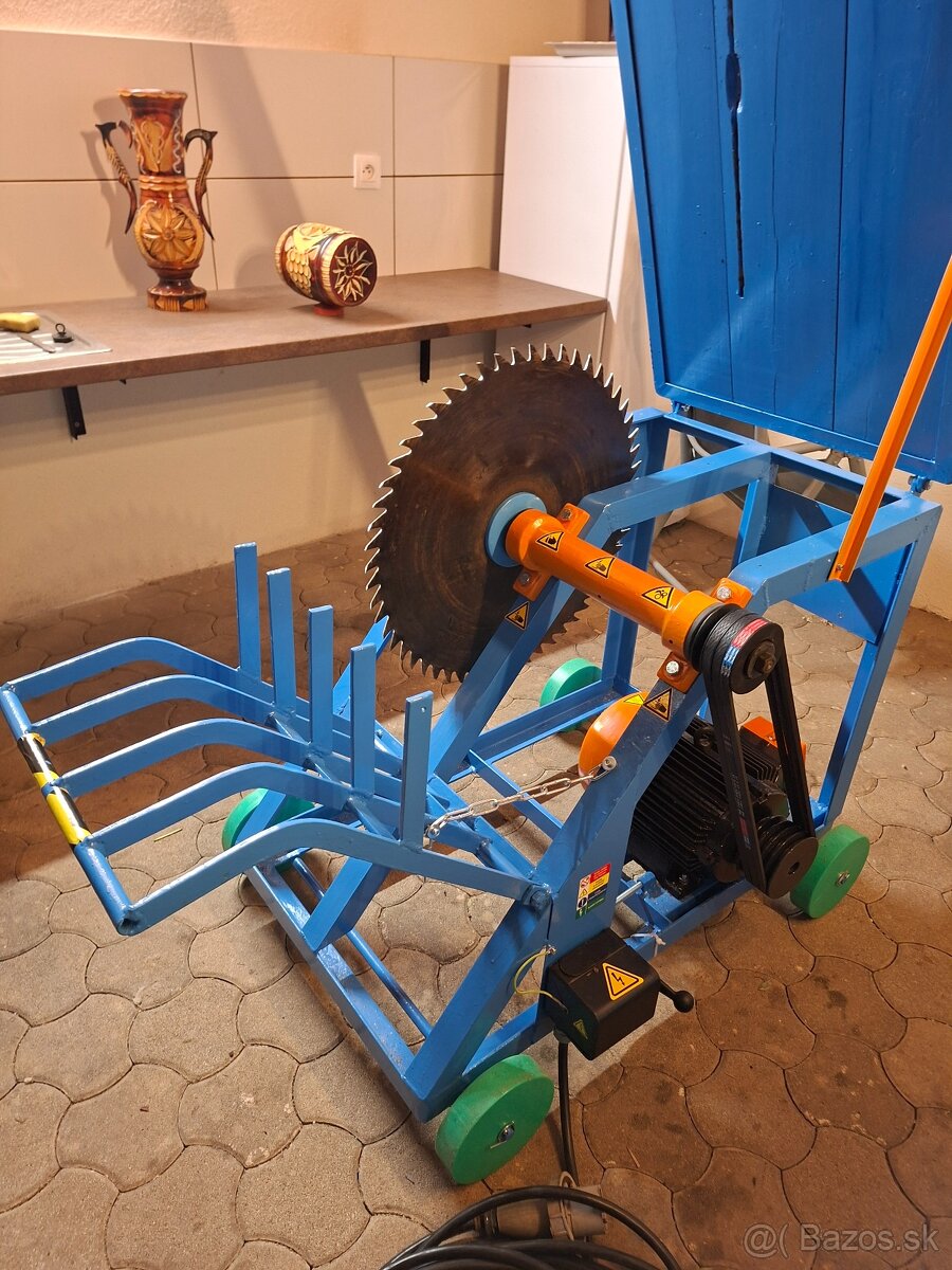 Cirkular s košom a stolom