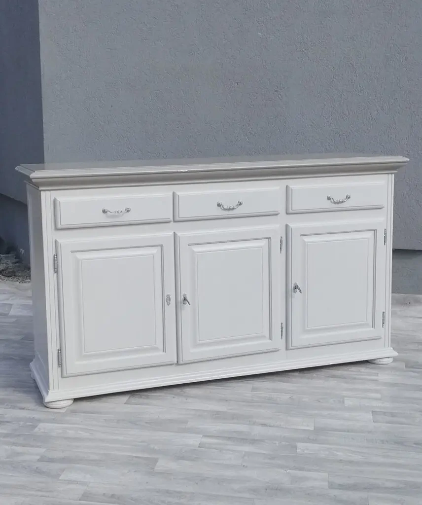 Komoda bielo – siva.