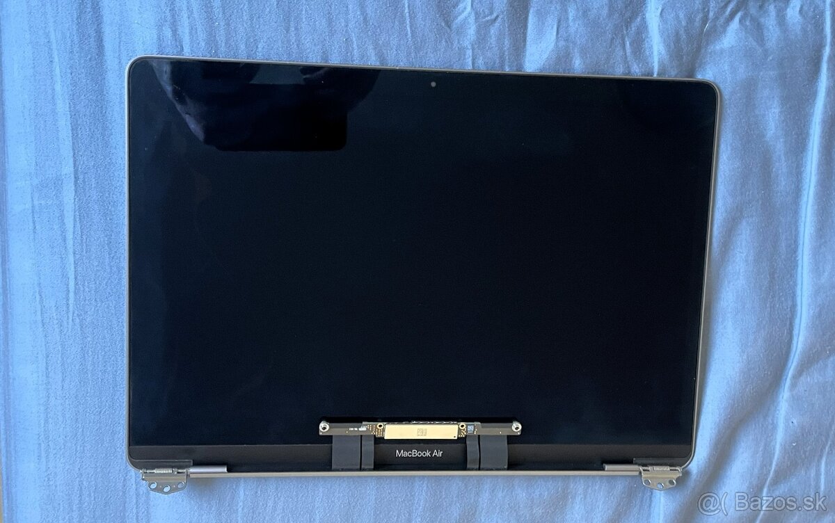 displej na Apple Macbook Air M1 (A2337), Space Grey