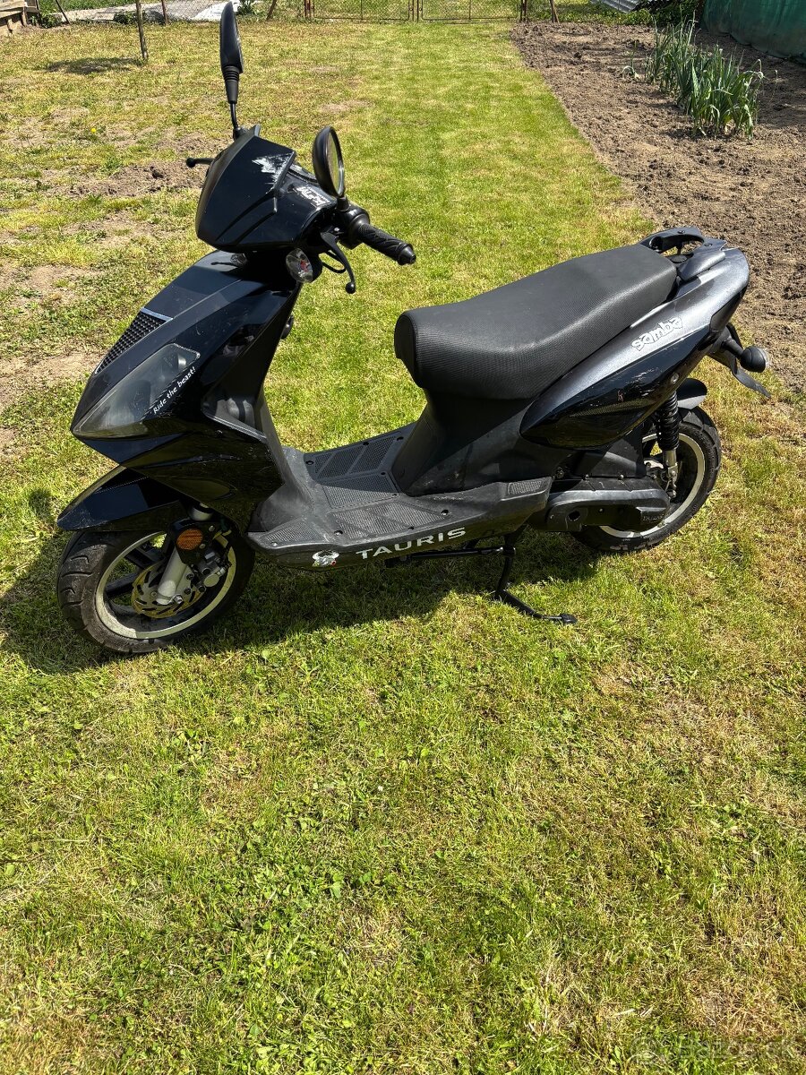 Skúter Tauris Samba 50