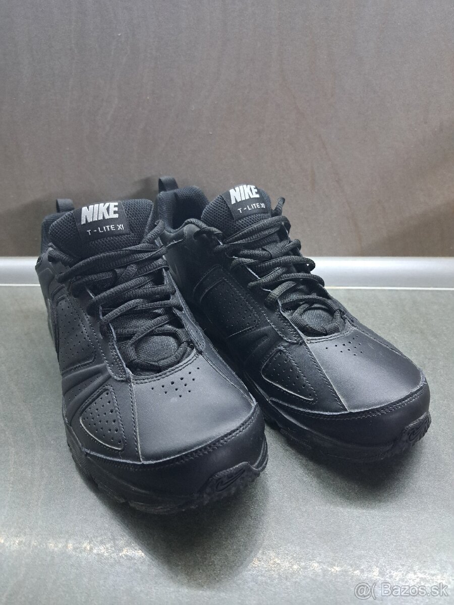 Tenisky Nike 44