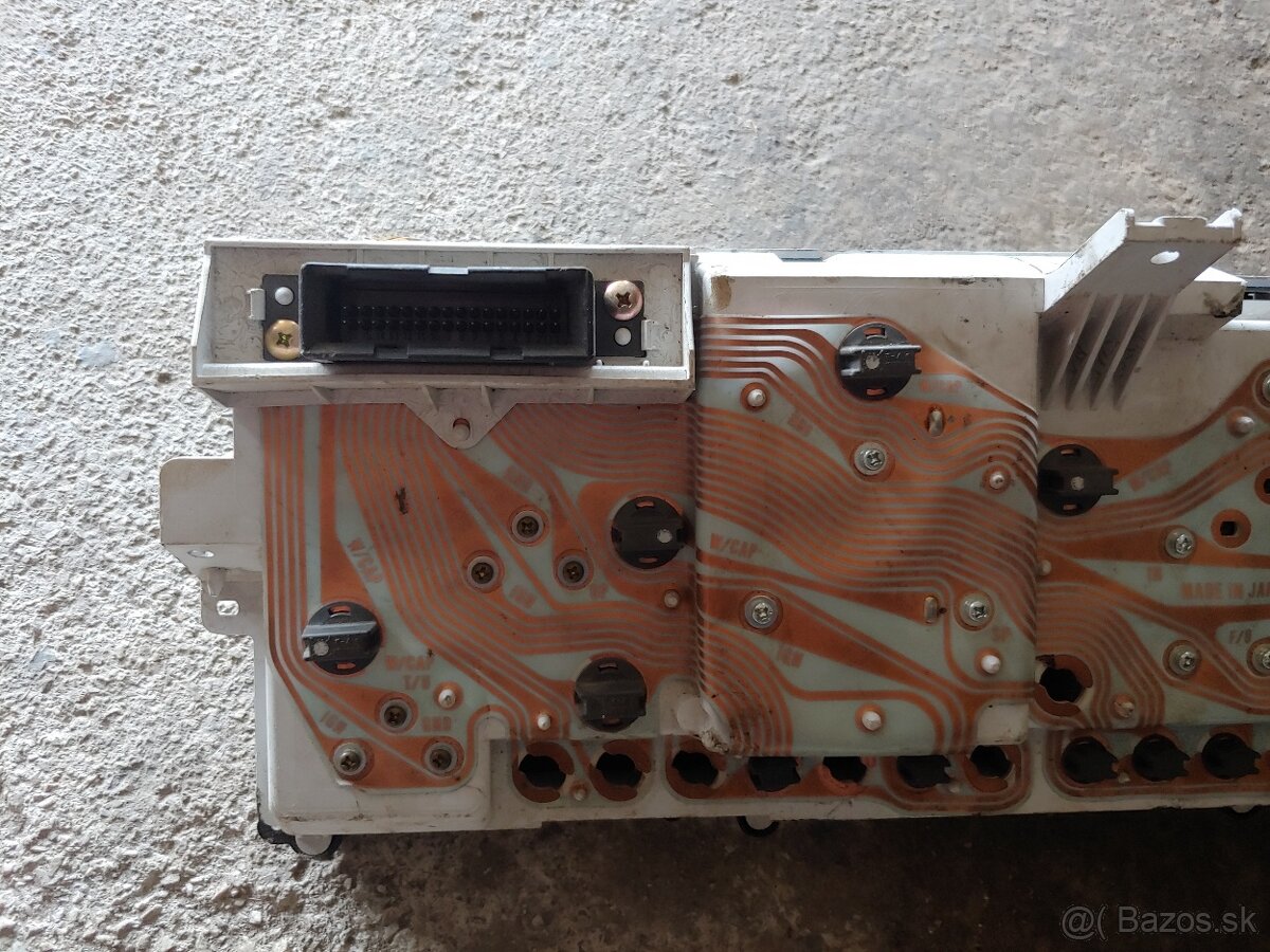 Budiky s najazdom 133tis jeep ,ZJ