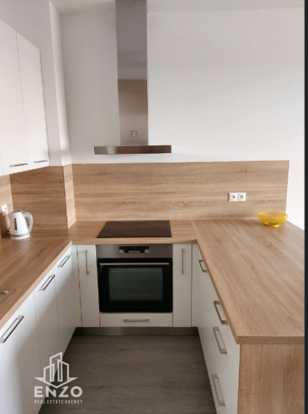 Prenájom 2 izbový byt s parkovaním Galvaniho dvory