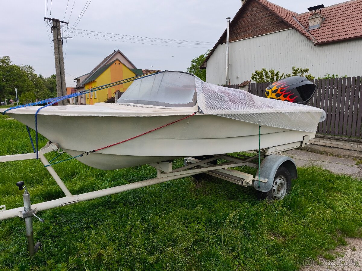 motorový čln + vozík za auto