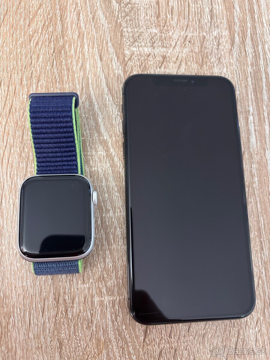 iPhone XS a Apple Watch SE