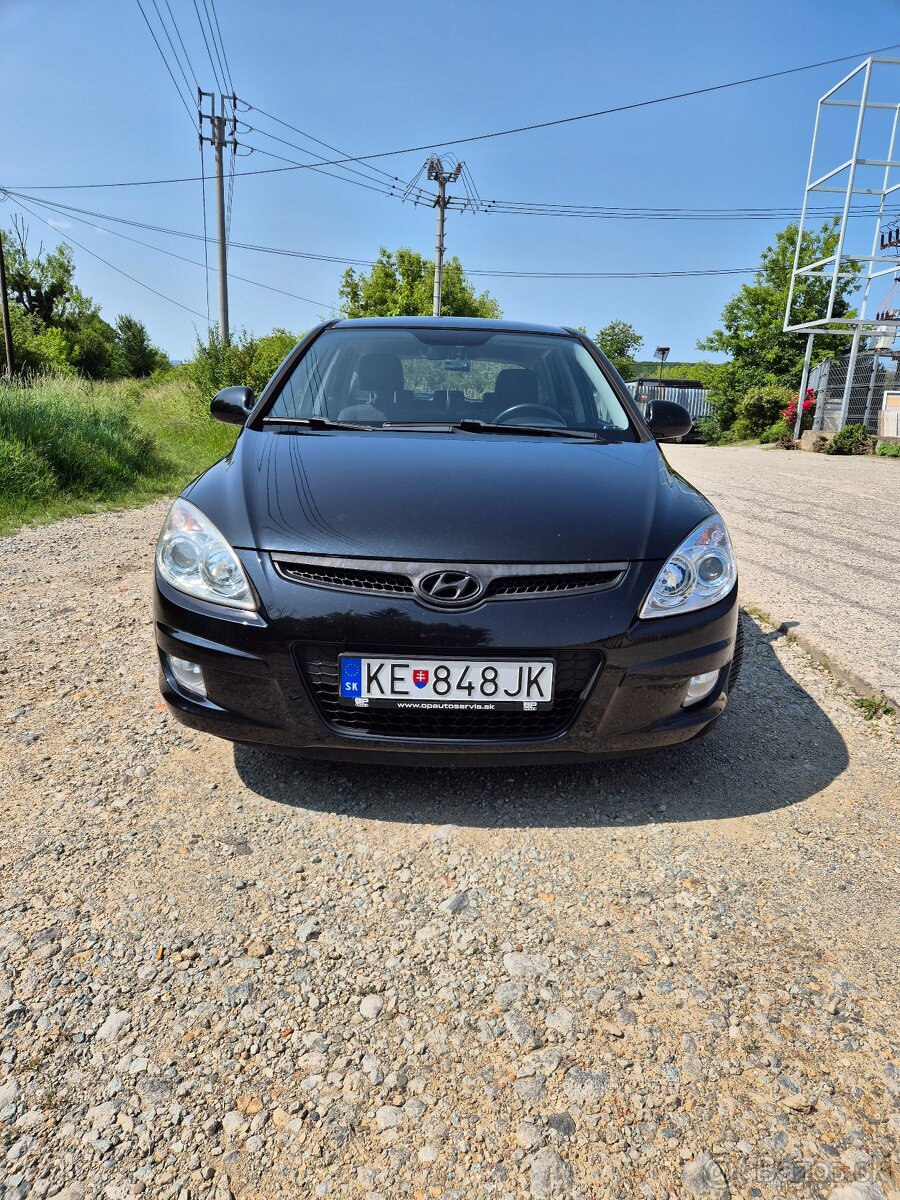 Predám Hyundai i30 2.0 benzín
