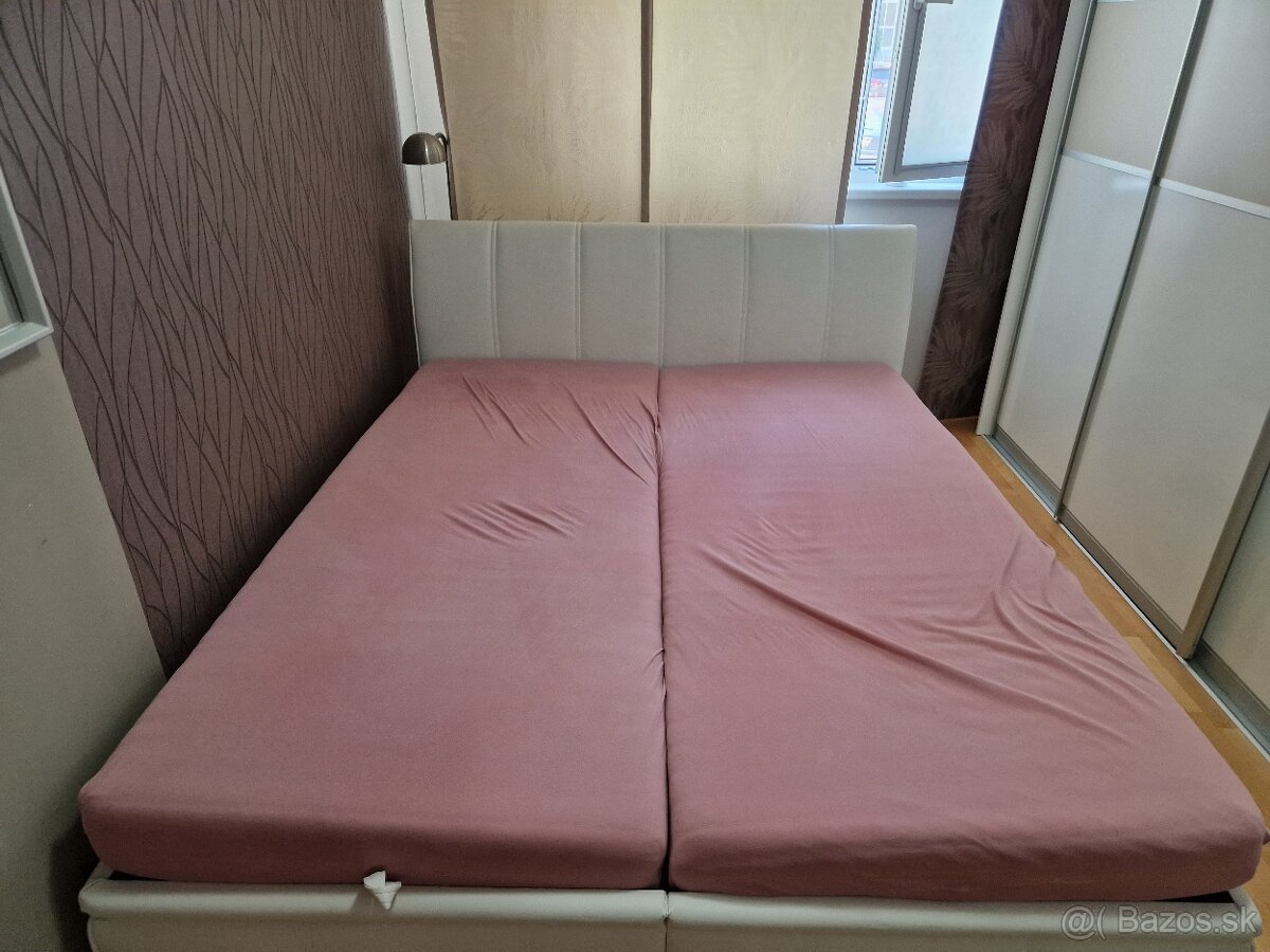 Manželská posteľ