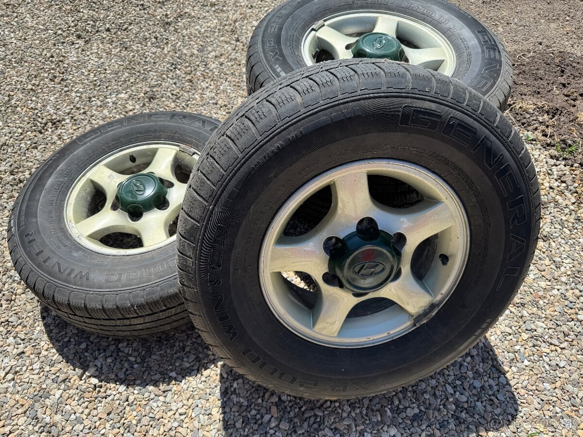 Pneu s diskami 235/75 R15