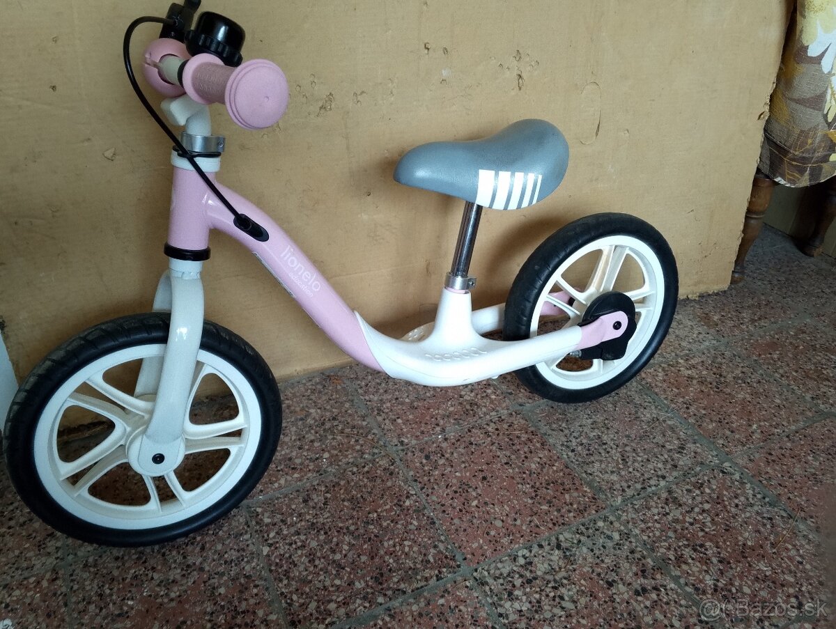 Odrážadlo Lionelo Aria