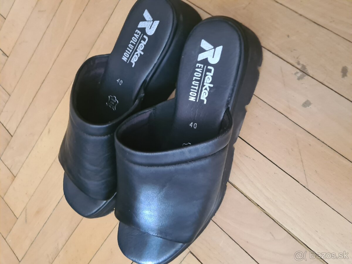 Šľapky Rieker