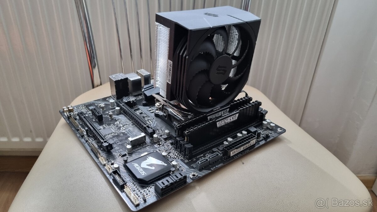 Aorus mb. s cpu ryzen 5 2600 6 core processor s chladičom.