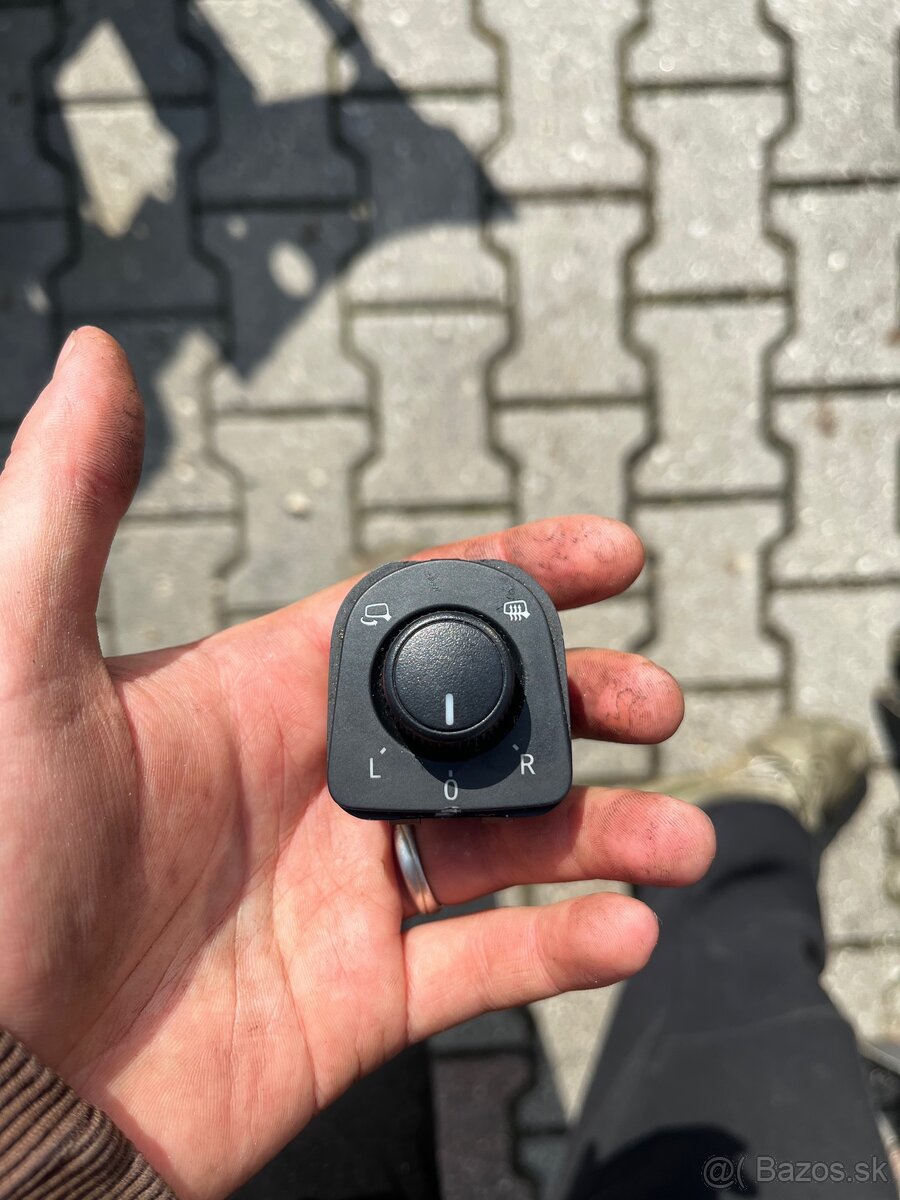 Spínač nastavenia zrkadla Škoda/ SEAT