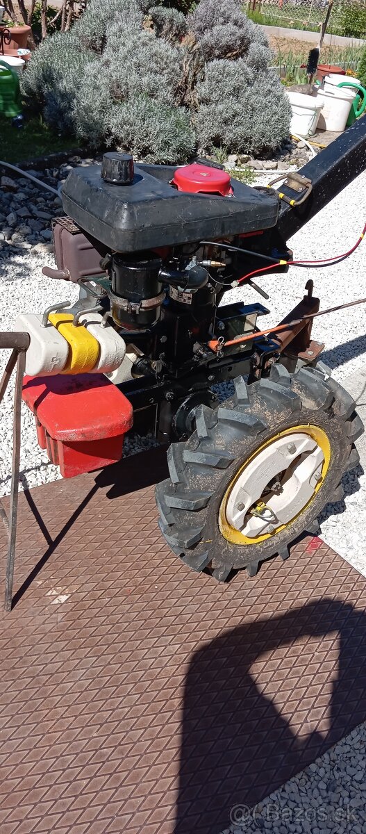 Vari malotraktor