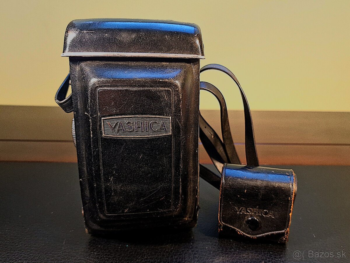 Yashica D