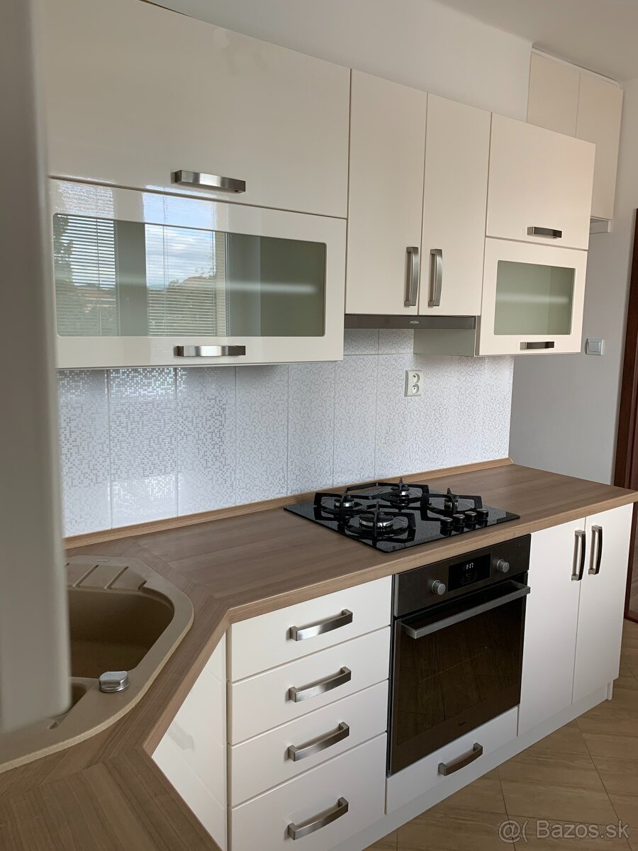 RENT 2-rooms flat Rastislavova - Staré Mesto