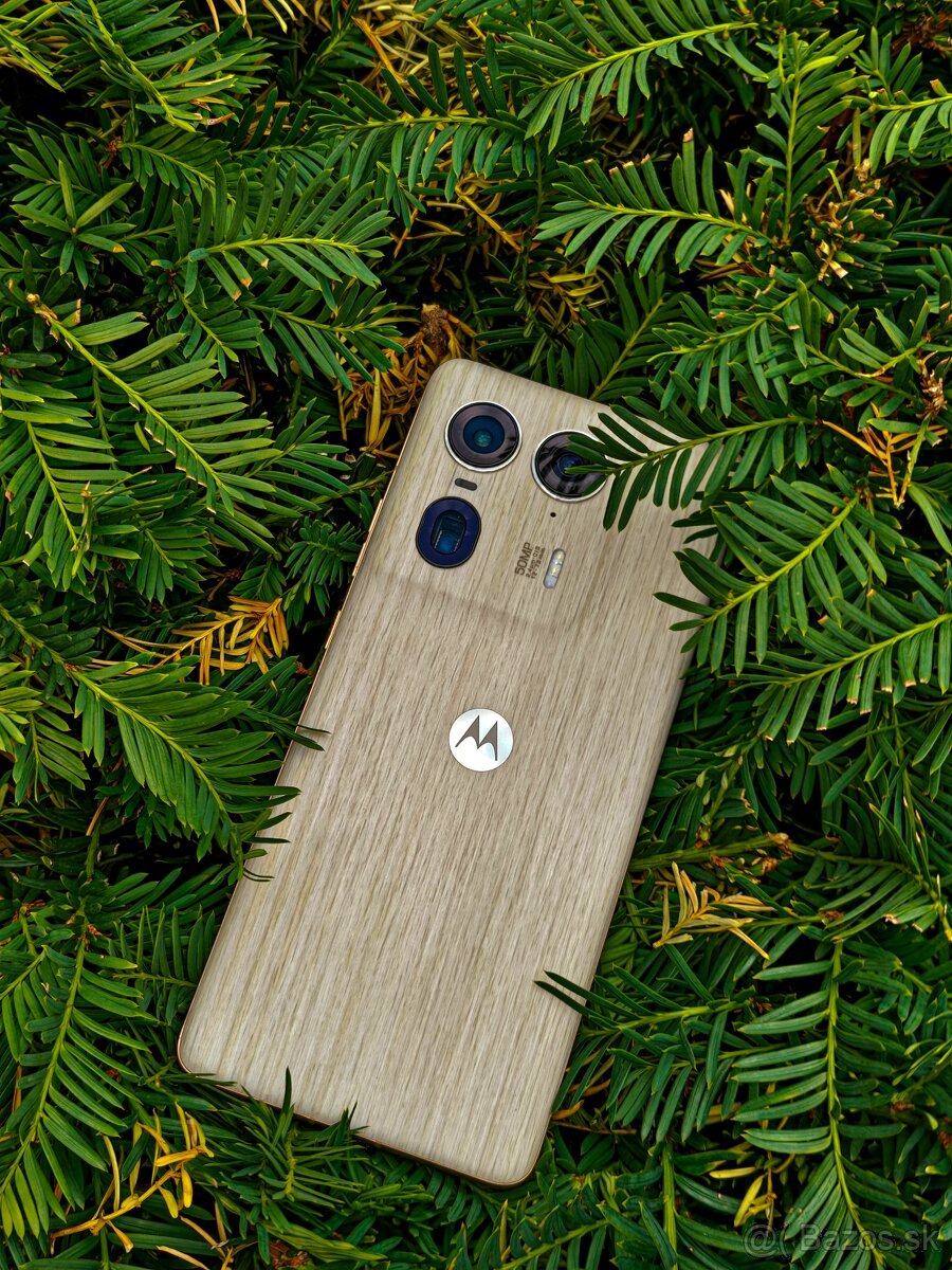 MOTOROLA EDGE 50 ULTRA 16/1000GB drevená NOVÉ ZÁRUKA