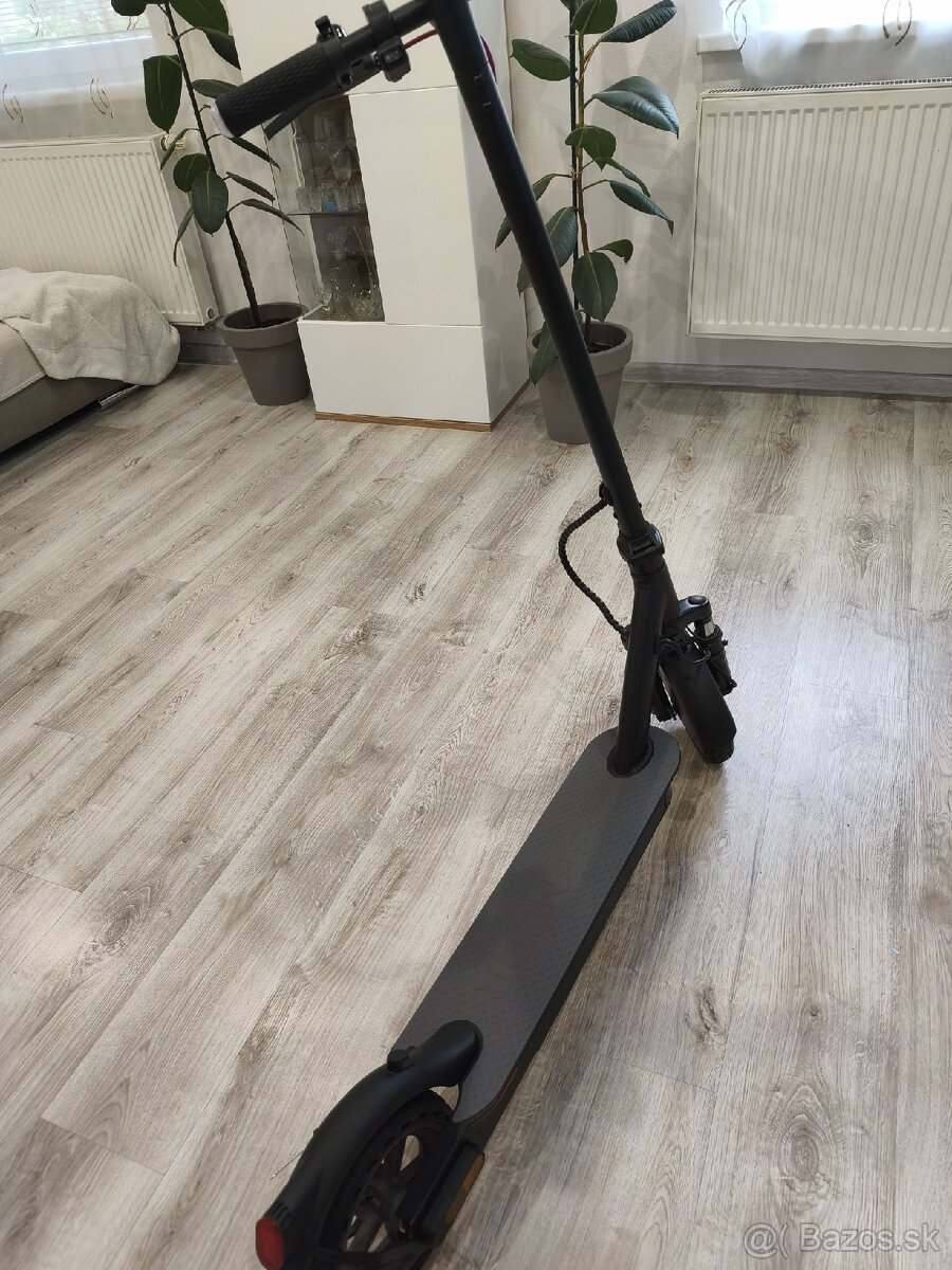Elektricka kolobezka scooter Sencor S30 kupovaná 4.10.2025
